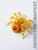 Оранжевый паук брошь из бусин