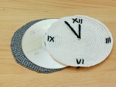 Фото 7 для упрочнения конструкции часов используем компьютерный диск