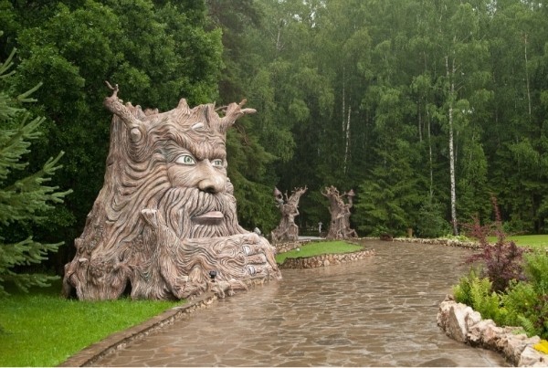 Скульптура из цементного раствора Владимира Колесникова